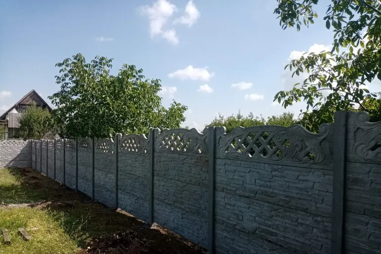 Еврозабор с ажурным верхним рядом — забор пропускает свет и воздух